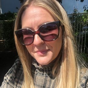 Meet your Posher, Carly